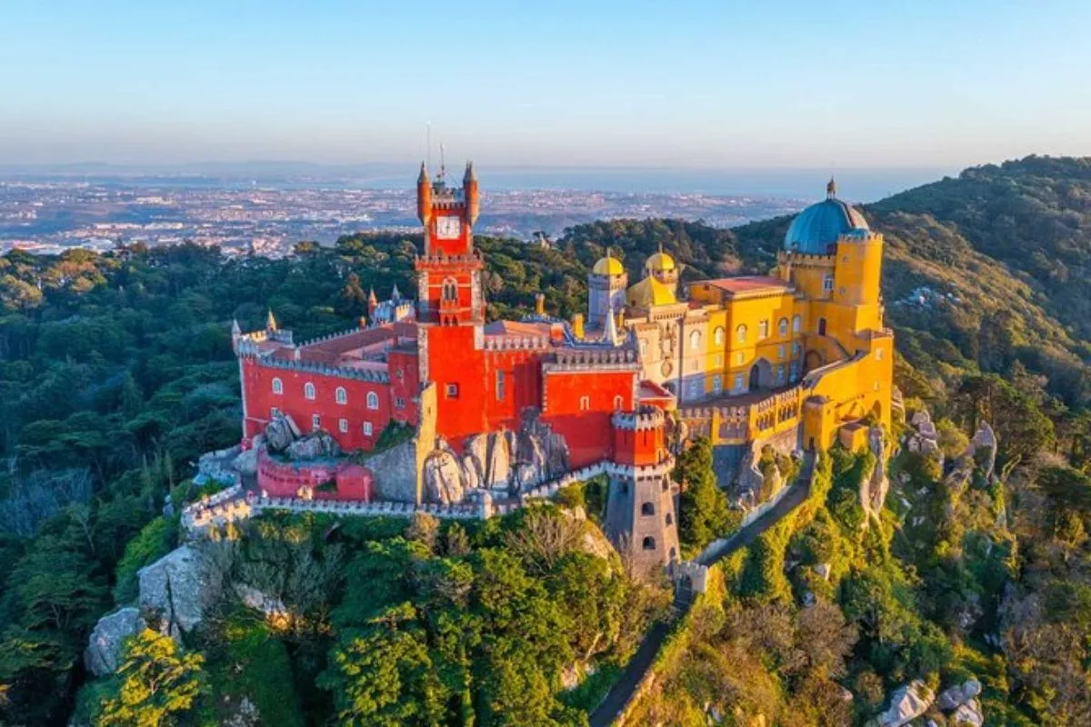 Sintra Tour & Portugal Surfing